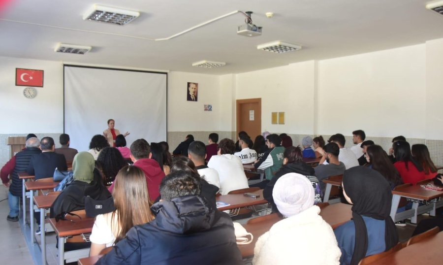 Anamur’da ’yeşilay Haftası Semineri’ Düzenlendi