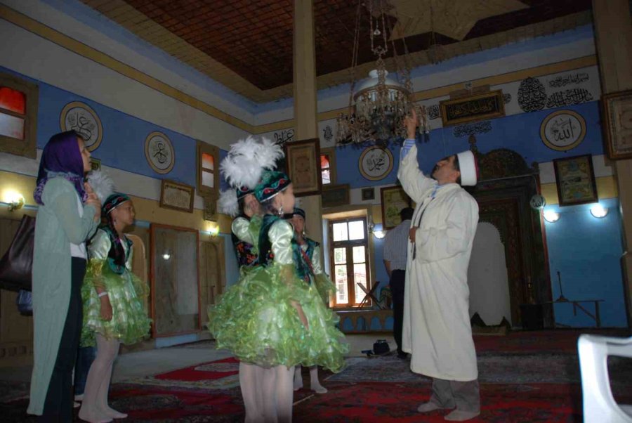 Antalya’da 600 Yıllık Sarıhacılar Camisi, Restorasyon Sırasında Alınan Eserlerin İadesini Bekliyor