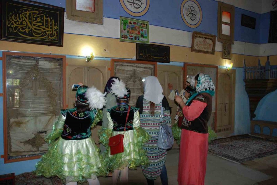 Antalya’da 600 Yıllık Sarıhacılar Camisi, Restorasyon Sırasında Alınan Eserlerin İadesini Bekliyor