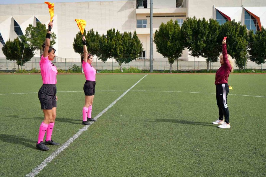 8 Mart Dünya Kadınlar Günü Öncesi Kadın Hakemler Konuştu!