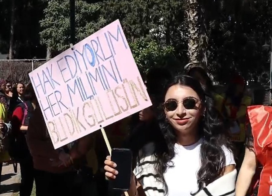 Antalya’da Kadınlar 8 Mart İçin Yürüdü