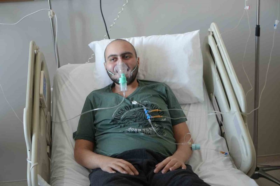 Taraftarlar Bu Sefer Mehmet’in Kanserle Mücadelesi İçin Meşale Yaktı