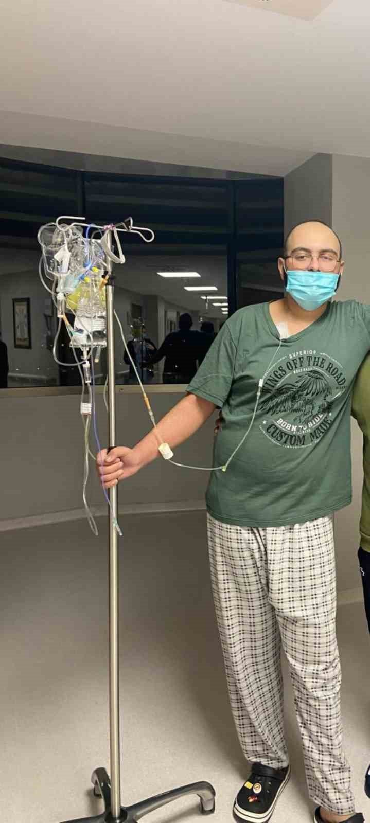 Taraftarlar Bu Sefer Mehmet’in Kanserle Mücadelesi İçin Meşale Yaktı