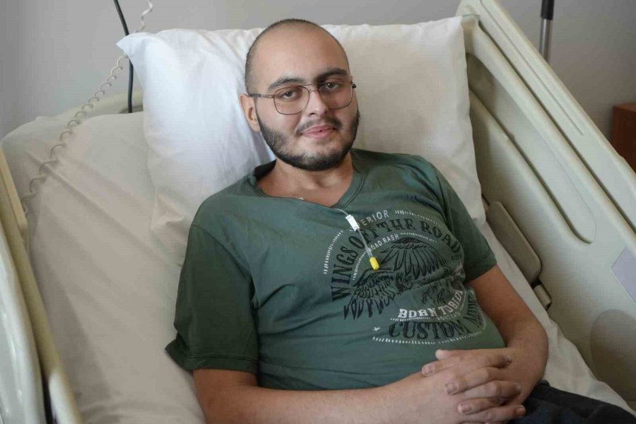 Taraftarlar Bu Sefer Mehmet’in Kanserle Mücadelesi İçin Meşale Yaktı