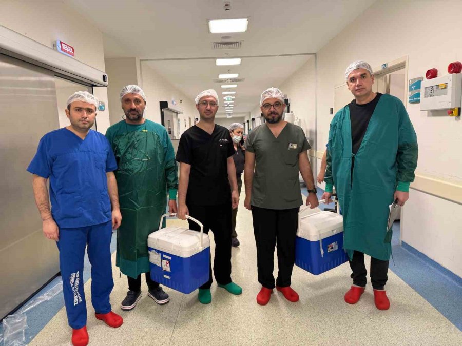 Alanya’da Beyin Ölümü Gerçekleşen 29 Yaşındaki Genç 5 Kişiye Umut Oldu