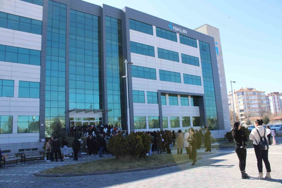 Kadınlar Günü’nde Kadınlara Özel İş Görüşmesi