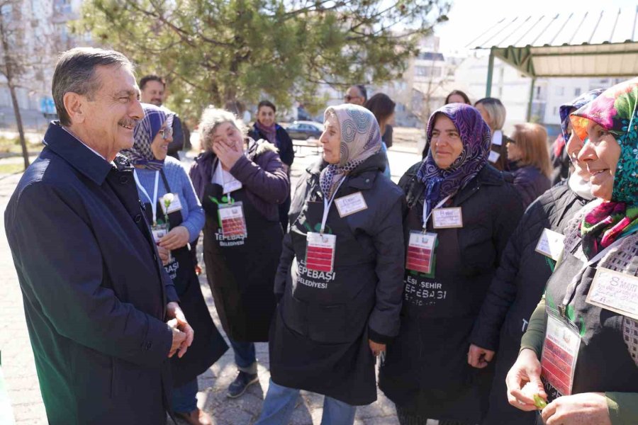 Başkan Ataç 8 Mart Dünya Kadınlar Günü’nü Üreticilerle Kutladı