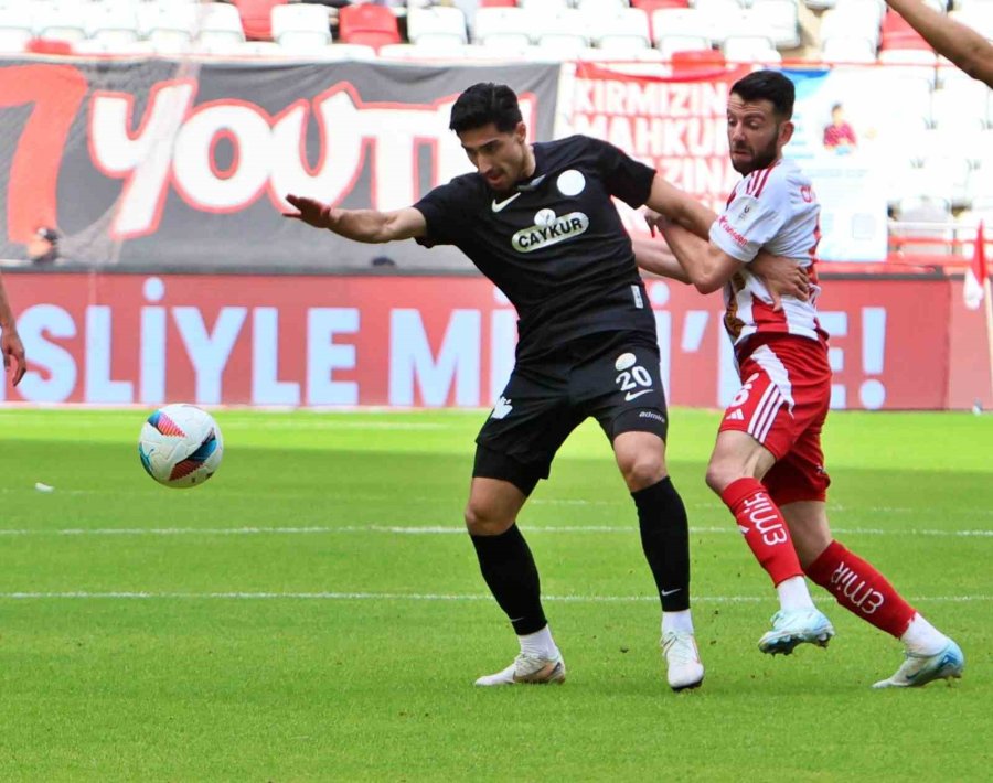 Trendyol Süper Lig: Antalyaspor: 0 - Çaykur Rizespor: 0 (ilk Yarı)