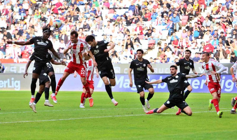 Trendyol Süper Lig: Antalyaspor: 0 - Çaykur Rizespor: 0 (ilk Yarı)