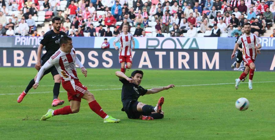 Trendyol Süper Lig: Antalyaspor: 0 - Çaykur Rizespor: 0 (ilk Yarı)