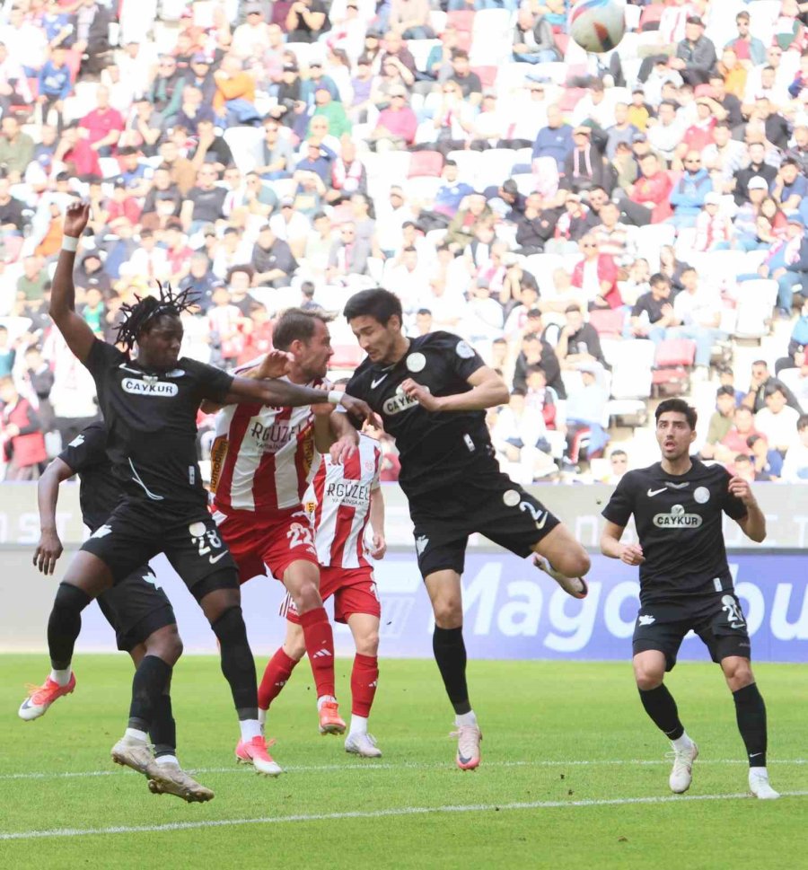 Trendyol Süper Lig: Antalyaspor: 0 - Çaykur Rizespor: 0 (ilk Yarı)