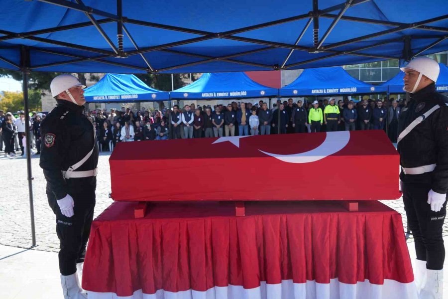 Kanser Tedavisi Görürken Hayatını Kaydeden Başpolise Veda