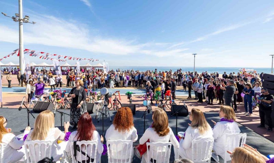 Başkan Seçer: "kadın Siyasette De Olması Sokakta Da"