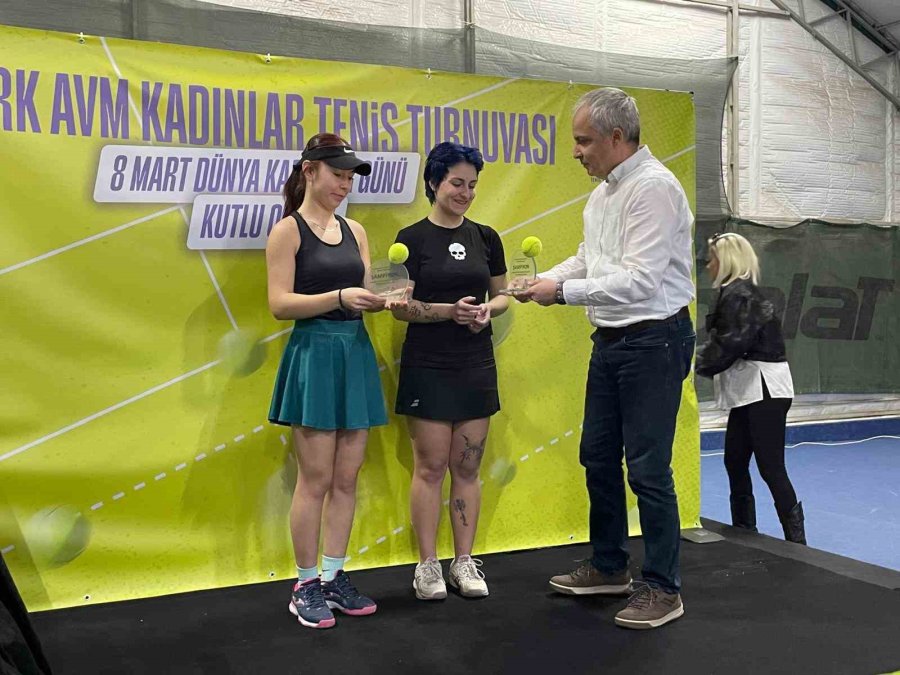 Espark Avm’den 8 Mart Dünya Kadınlar Günü’ne Özel Tenis Turnuvası