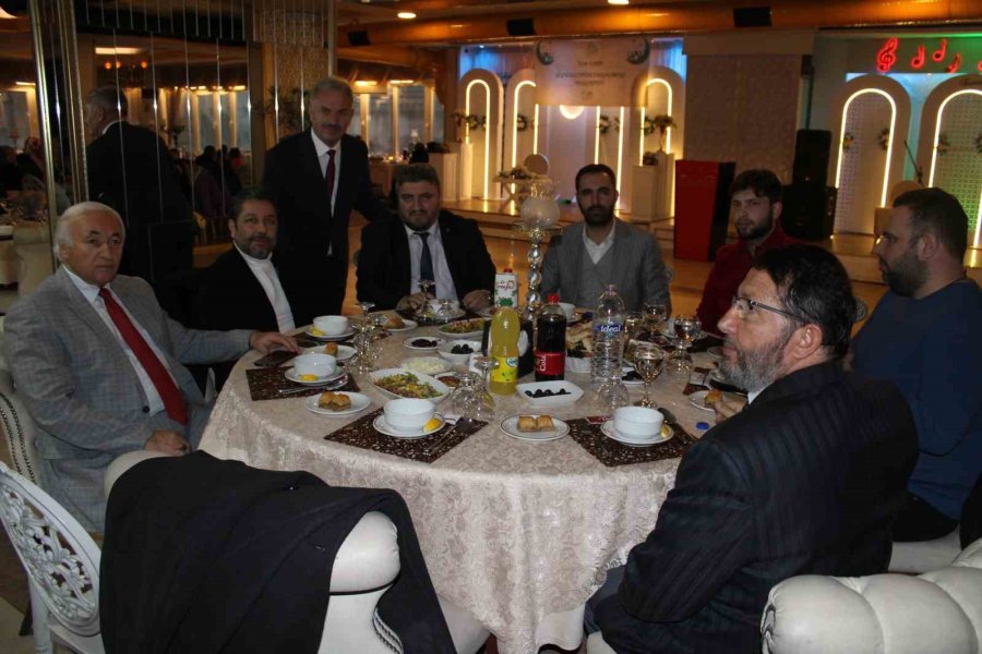 Fatih Sultan Mehmet Vakfı Başkanı Şahin: "insani Yardımlar Anlamında Önemli Faaliyetler Yaptık"