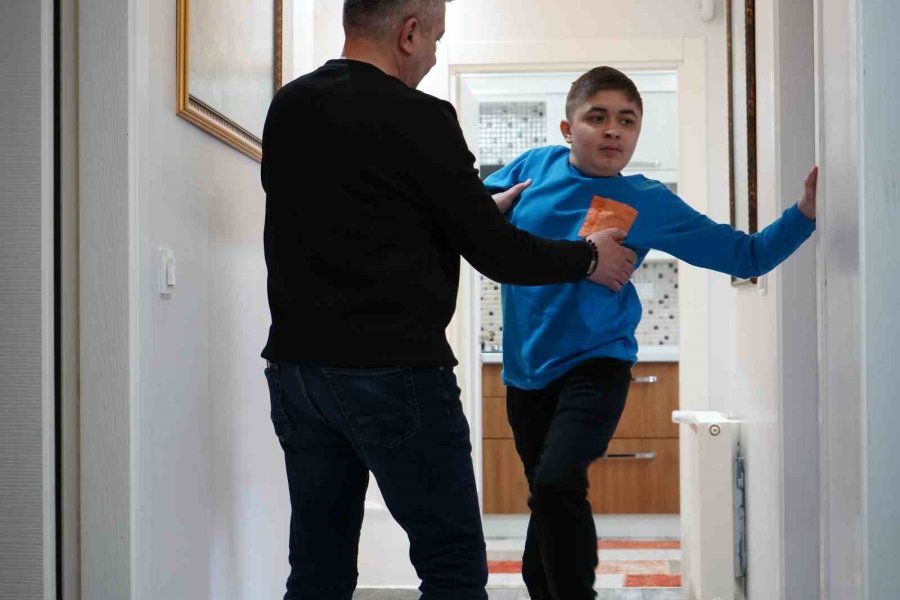 Evladını Kurtarmak İsterken Dolandırıcıların Hedefi Oldu, Yüreği Dayanmayan Baba Kalp Krizi Geçirdi