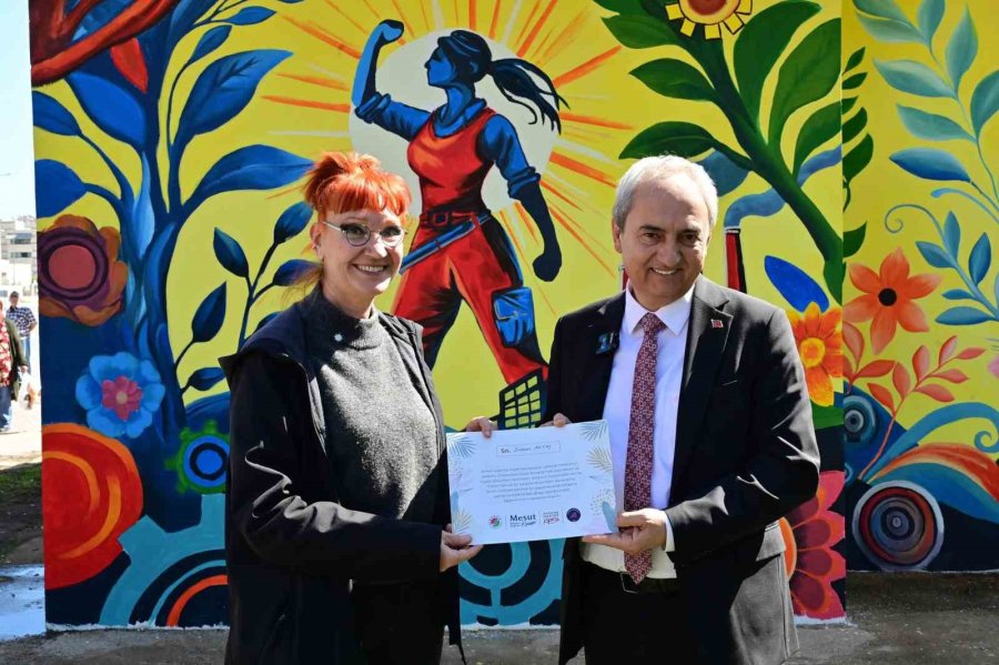 Kepez’de Akademisyen Ve Öğrencilerden 8 Mart’a Özel Sanatsal Dokunuş