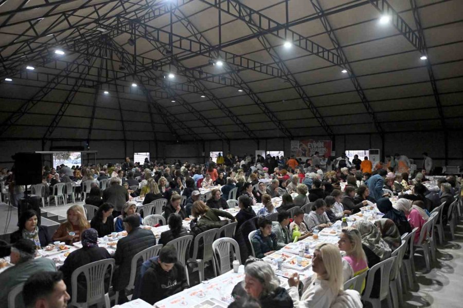 Dünya Kadınlar Günü’nde Kadınlar Aynı Sofrada Buluştu