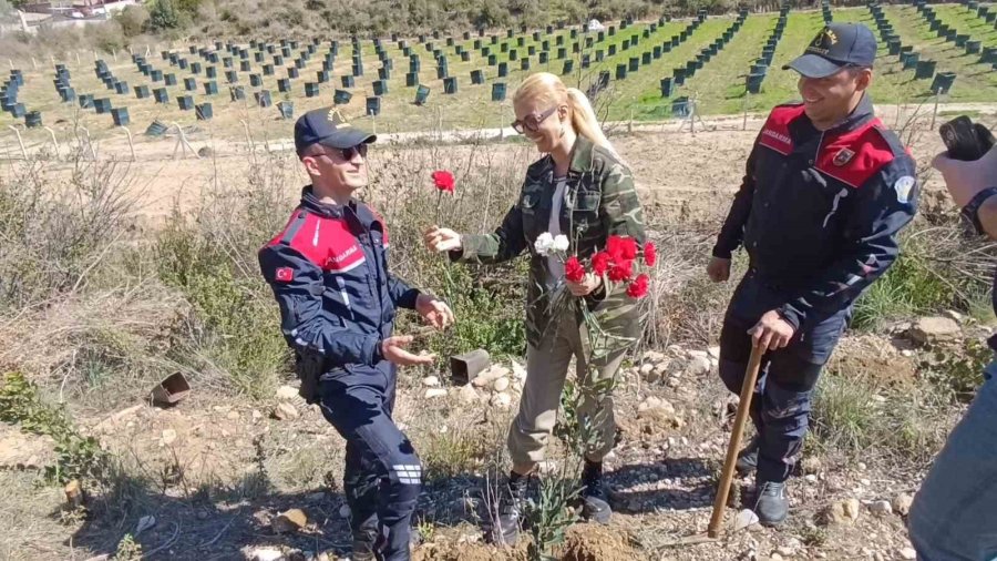 İlhan Özay Hatıra Ormanı’nda Fidan Dikimi Yapıldı