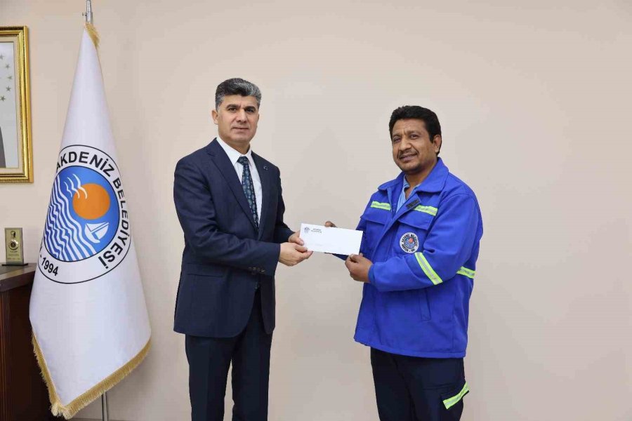 Başkandan ’ferdici Mehmet’e Bir Maaş İkramiye