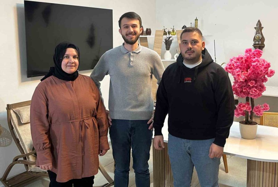 Ürettikleri Kokular Masallarına Dönüştü