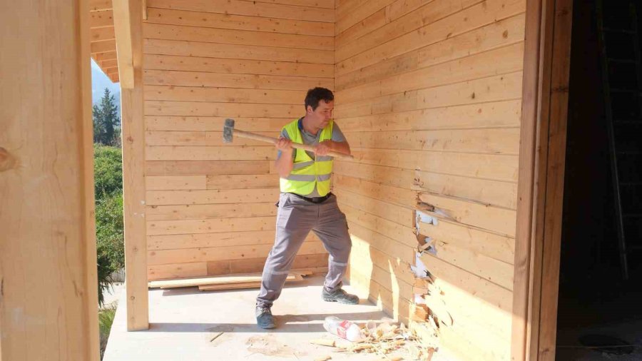 Kemer’de Kaçak Yapı Yıkıldı