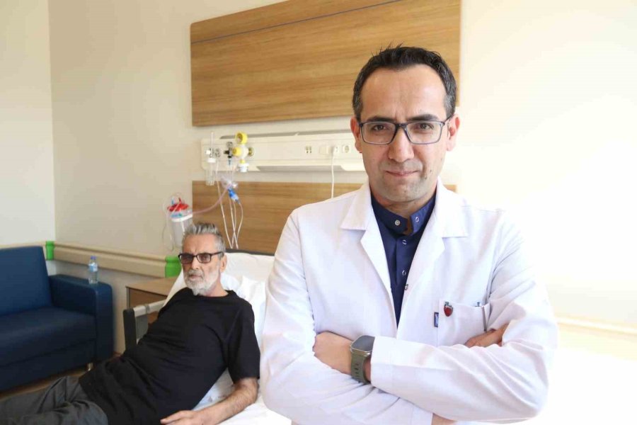 Kalbindeki Delik Kapatılan Hasta, Bu Rahatsızlığı Geçirip Yaşayan 9 Kişiden Biri Oldu