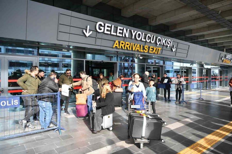Kayseri Havalimanı’nda Şubat Ayında 178 Bin 240 Yolcuya Hizmet Verildi