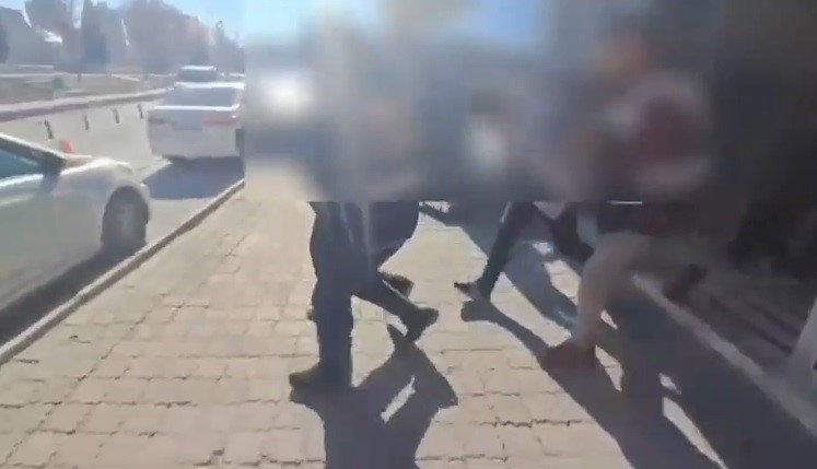 Seyir Halindeki Aracın Önünü Kesip Cep Telefonu Yağmalayan 9 Şüpheli Gözaltına Alındı