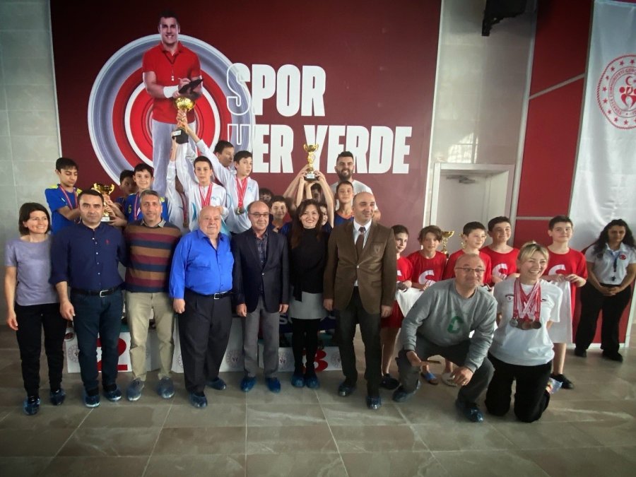 Okul Sporları Yüzme Küçükler İl Birinciliği Müsabakaları Sona Erdi