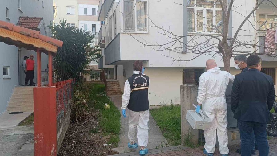 10 Gündür Haber Alınamayan Fotoğrafçı Evinin Balkonunda Ölü Bulundu