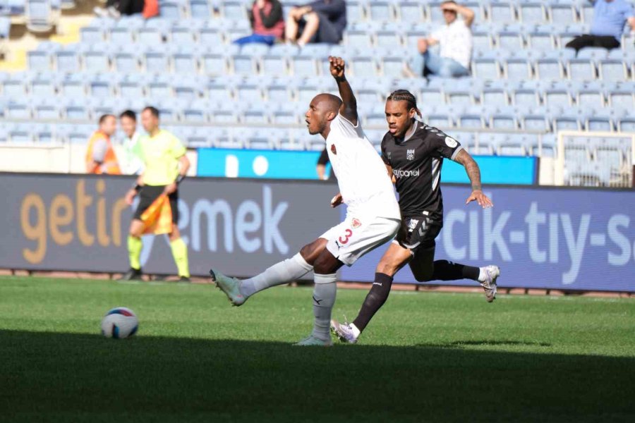 Trendyol Süper Lig: Atakaş Hatayspor: 1 - Sivasspor: 1 (ilk Yarı)