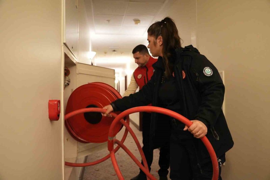 Eskişehir İtfaiyesi’nin Yangın Güvenliği Denetimleri Sürüyor