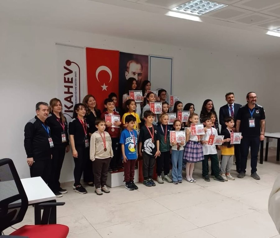 14 Mart Tıp Bayramı Satranç Turnuvası Sona Erdi