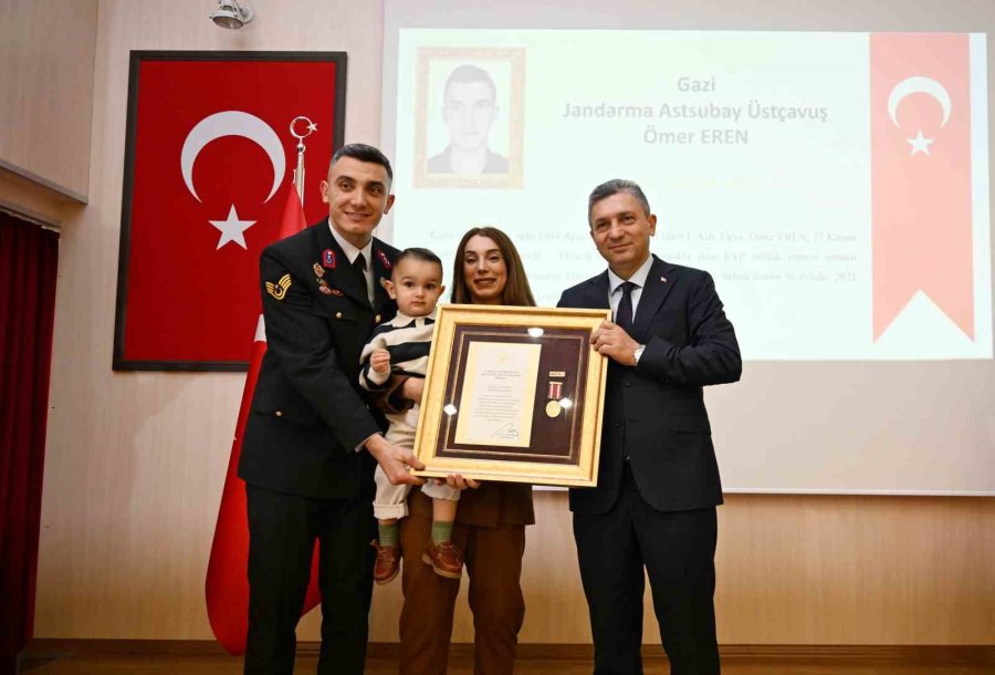 Antalya’da Şehit Aileleri Ve Gazilere Devlet Övünç Madalyası Verildi