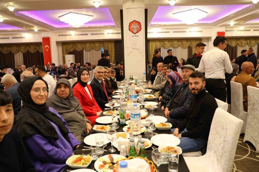 Vali Çelik, Şehit Aileleri İle Bir Araya Geldi