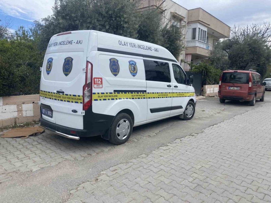 Antalya’da Çıkan Yangında Felçli Yaşlı Kadın Hayatını Kaybetti