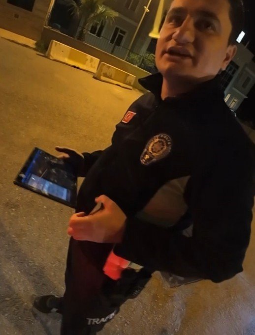 Öğretmene Verdiği Nasihatle İçleri Yakan Polis Memuru: "onun Sayesinde Eşime Ve Çocuğuma Binlerce Dua Geldi"