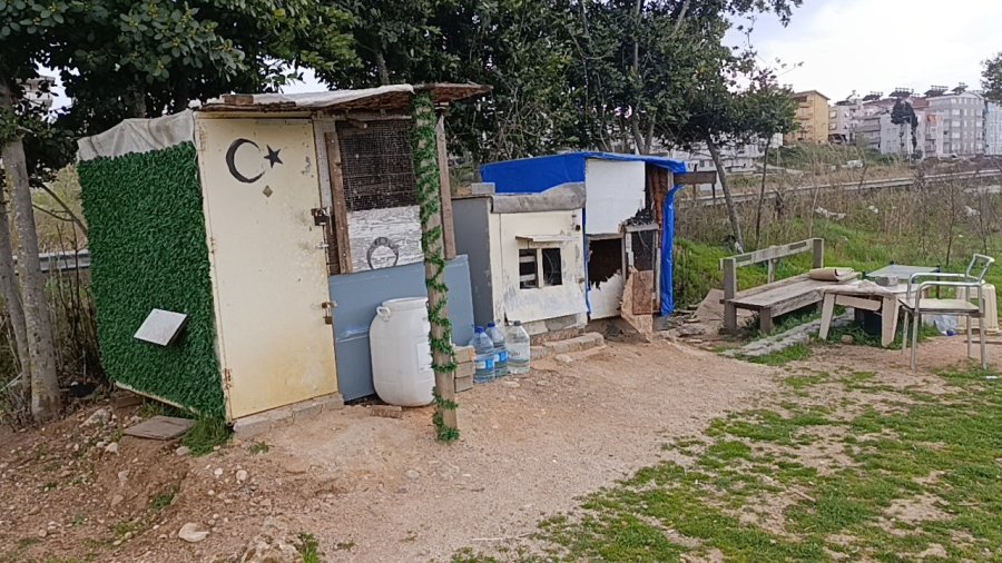 Antalya’da 3 Ayrı Adresten Çalınan 95 Güvercin, Boş Arazideki Kümeste Bulundu