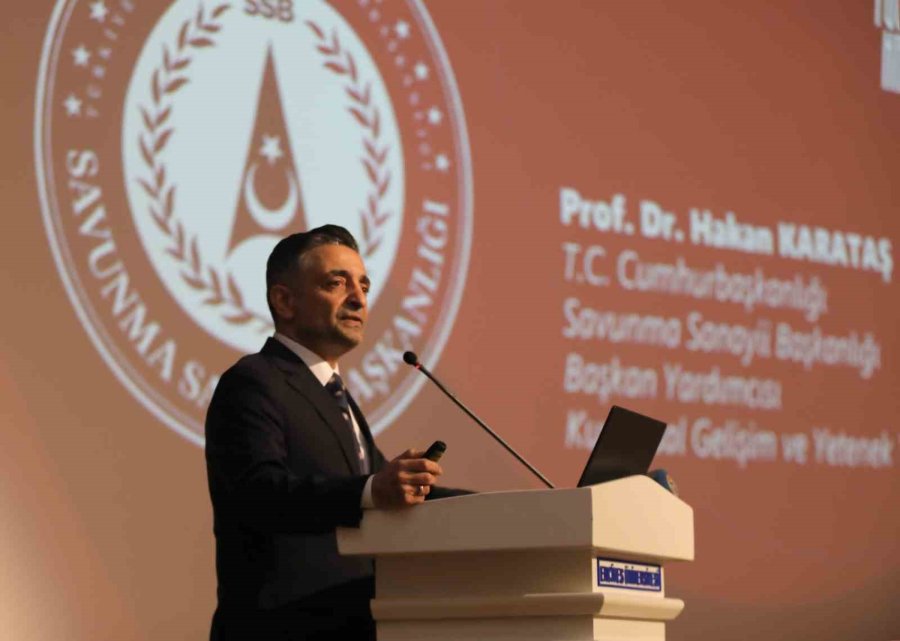 Savunma Sanayii Başkan Yardımcısı Prof. Dr. Hakan Karataş Erü’de Konferans Verdi