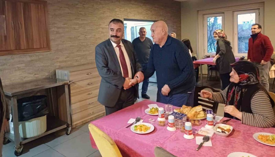 Aile Ve Sosyal Politikalar İl Müdürlüğü Ekipleri Yaşlıları Unutmadı