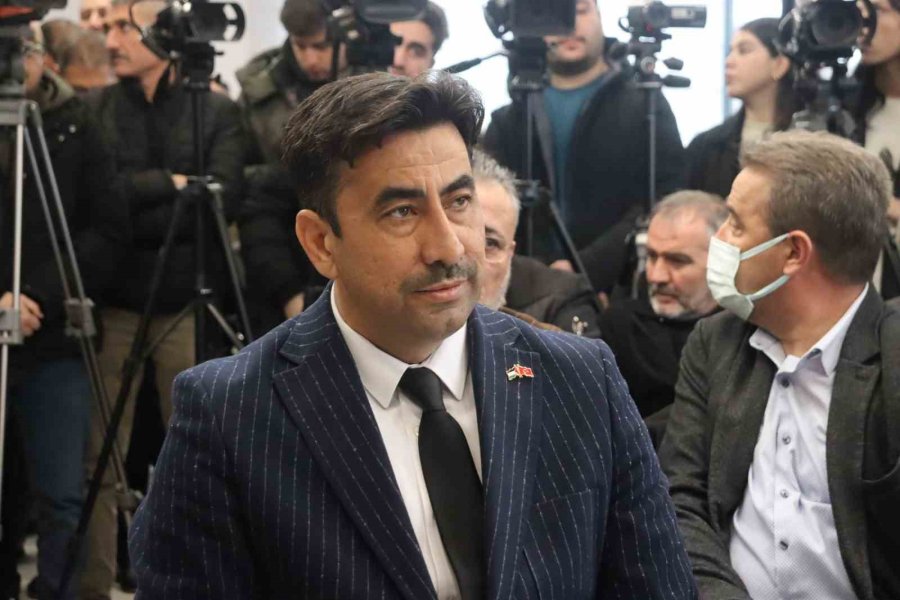 Hizmet-iş Sendikası’nda Gergin Olağanüstü Kurul