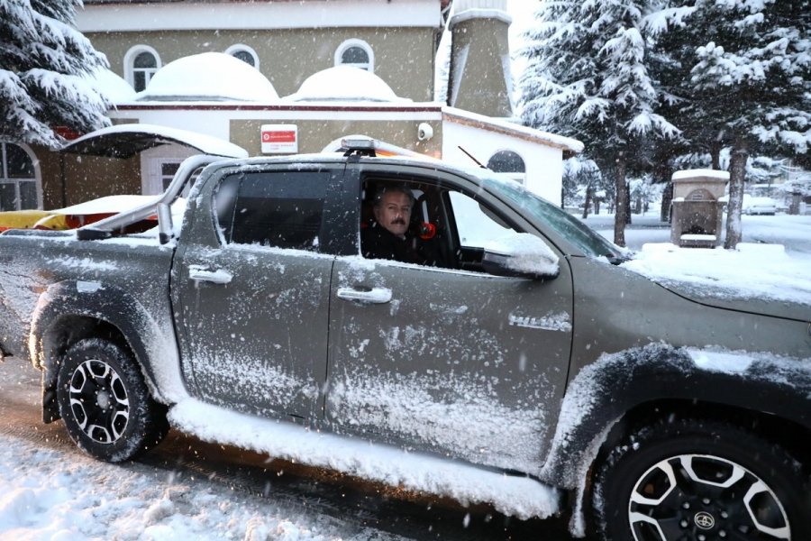 Melikgazi Belediyesi Karla Mücadele Çalışmalarına Aralıksız Devam Ediyor