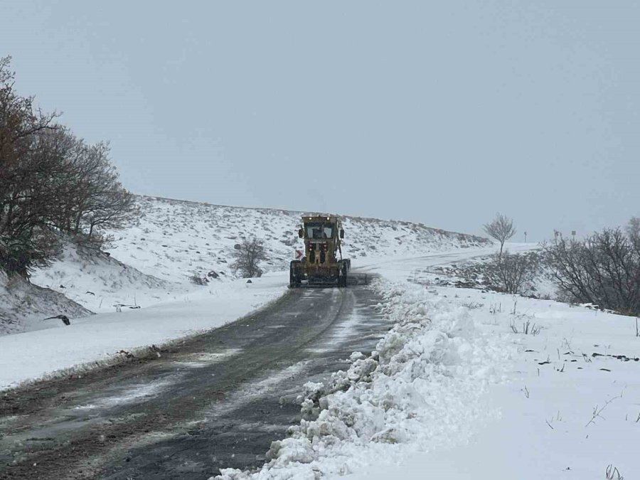 Kocasinan’da Kar Temizleme Çalışmaları Devam Ediyor"