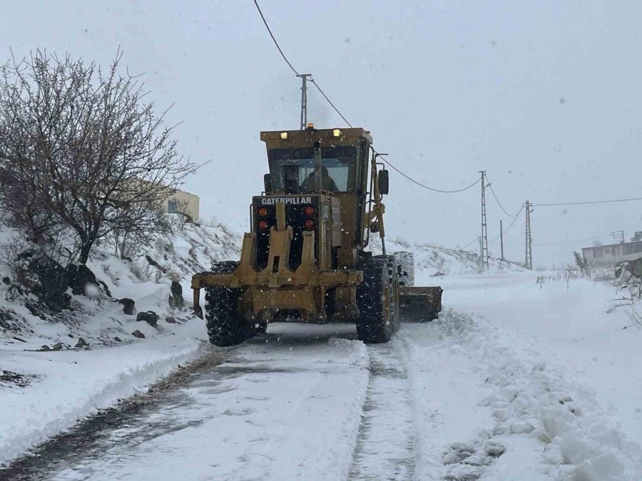 Kocasinan’da Kar Temizleme Çalışmaları Devam Ediyor"
