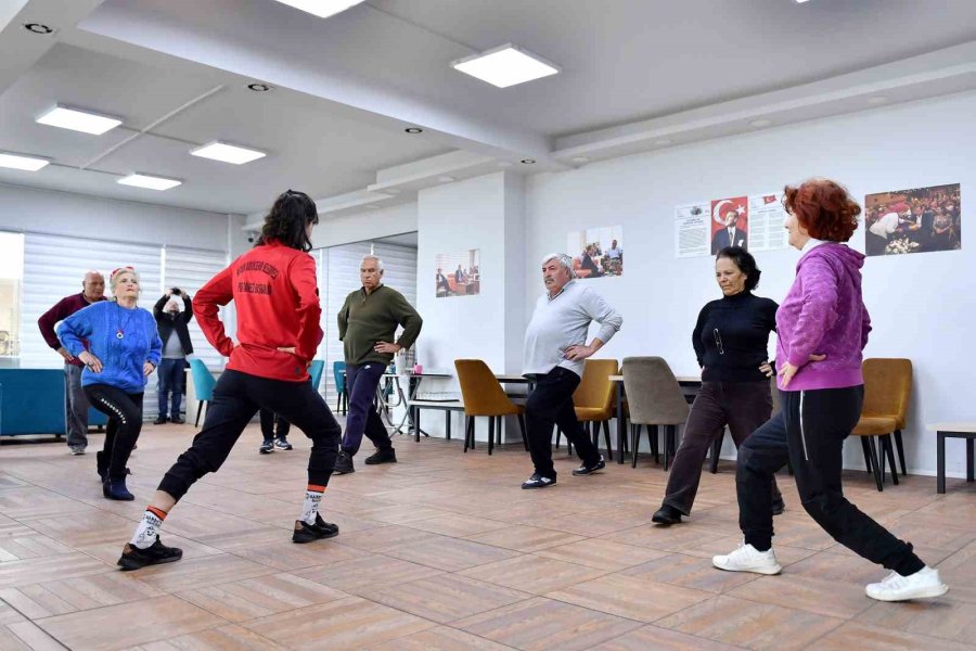 Mersin’de Yaş Almışlara Özel Destek Hizmetleri Sunuluyor