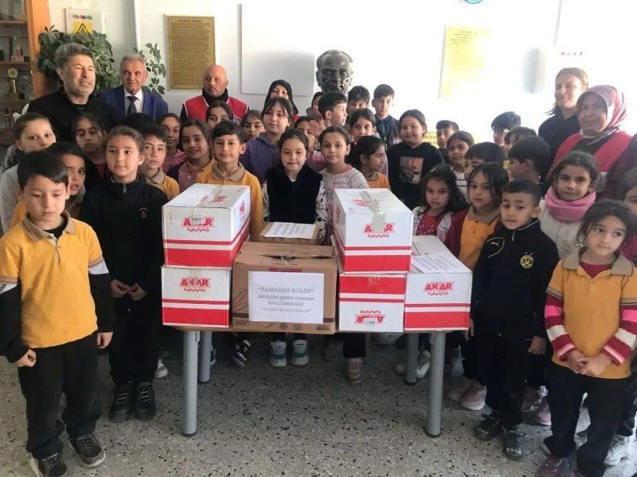 Bozyazı’da Öğrenciler Ramazan Paketi Hazırladı
