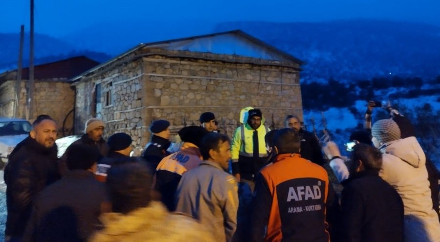 Tipide Mahsur Kalan 2 Kişi Kurtarıldı