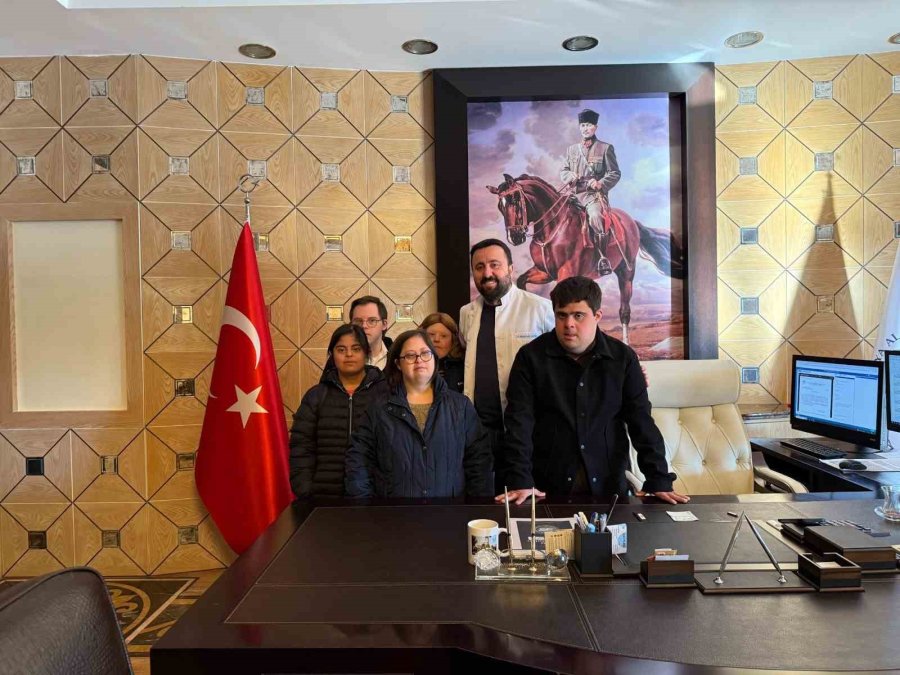 Dekan Akın: "ağız Ve Diş Sağlığı, Genel Sağlığın Önemli Bir Parçasıdır"