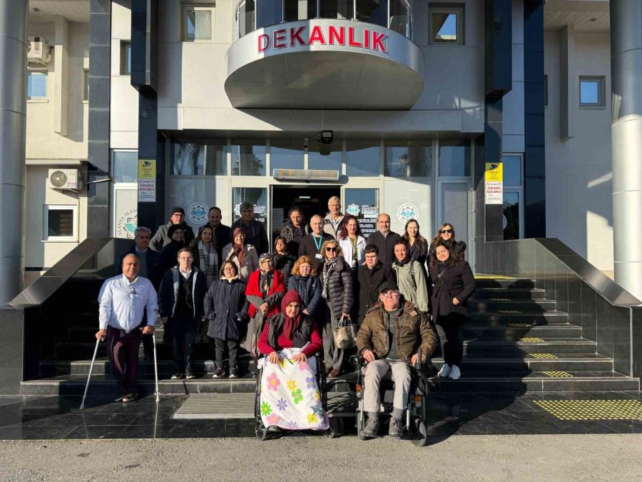 Dekan Akın: "ağız Ve Diş Sağlığı, Genel Sağlığın Önemli Bir Parçasıdır"